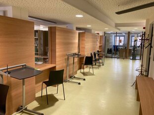 Blick ins Servicezentrum des Finanzamts Straubing